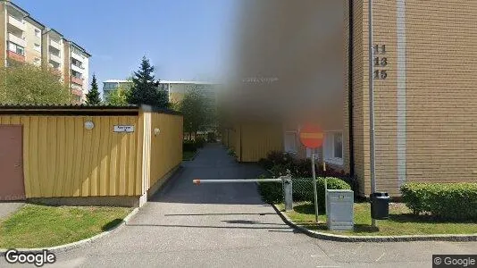 Lägenheter till salu i Huddinge - Bild från Google Street View