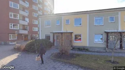 Lägenheter till salu i Huddinge - Bild från Google Street View