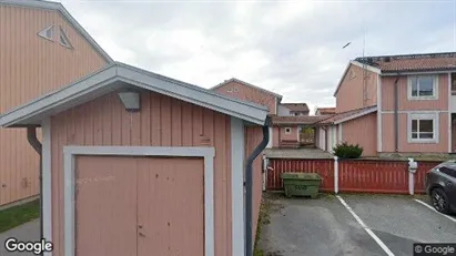 Lägenheter till salu i Upplands Väsby - Bild från Google Street View