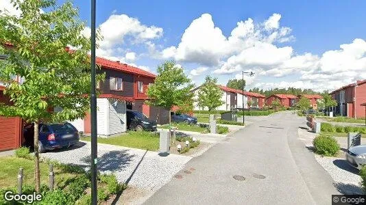 Bostadsrätter till salu i Haninge - Bild från Google Street View