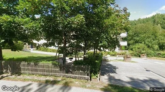 Lägenheter till salu i Huddinge - Bild från Google Street View