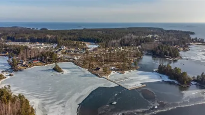 Vid havet! Helt NYTT enplanshus i en underbar skärgårdsmiljö på Eskön med möjlighet till båtplats