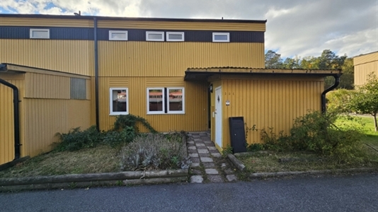 130 m2 radhus i Sollentuna att hyra