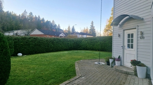 200 m2 villa i Sollentuna att hyra